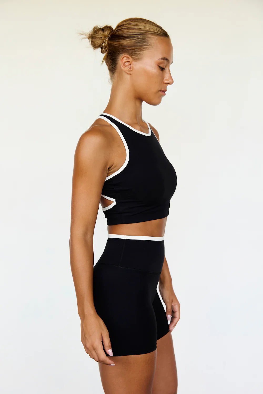 Astoria LUXE BALANCE Cut Out Sports Crop